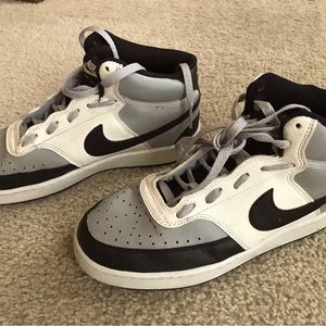 Mens Size 9 Nike Court Vision